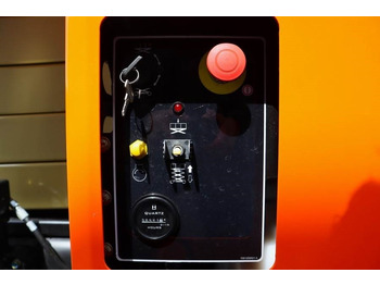 Plataforma de tijeras JLG RT4769 Unused, Diesel, 16.3m Working Height, 363kg: foto 3 Plataforma de tijeras JLG RT4769 Unused, Diesel, 16.3m Working Height, 363kg: foto 3