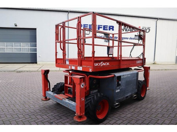 Plataforma de tijeras SkyJack SJ6826 Diesel, 4x4 Drive, 10m Working Height, 567k: foto 2