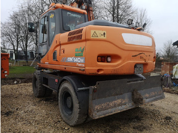 Excavadora de ruedas Doosan DX 140: foto 2