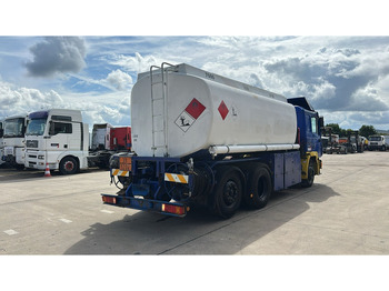 Camión cisterna MAN 26.402 (18.000 L / 6X2 / 6 CYLINDER / FRONT STEEL / 3 COMPARTIMENTS): foto 5