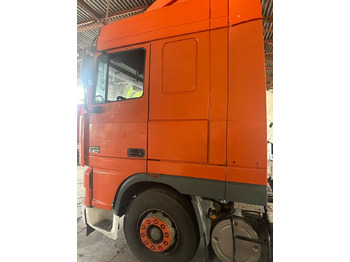Cabeza tractora DAF XF 95 Tractor unit: foto 5