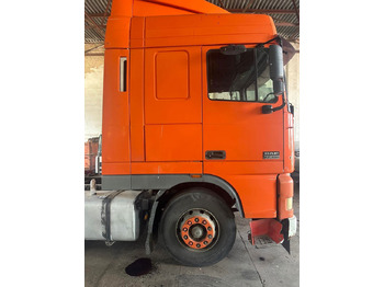 Cabeza tractora DAF XF 95 Tractor unit: foto 3