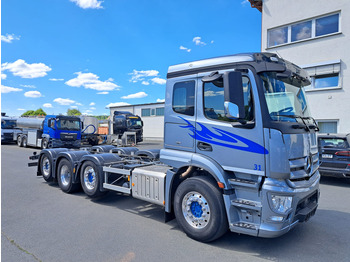 Camión chasis Mercedes Benz Actros 3243 8x2  1,2 & 4 Lenkachse, 2 & 4 Liftbar(Nr. 6051): foto 2