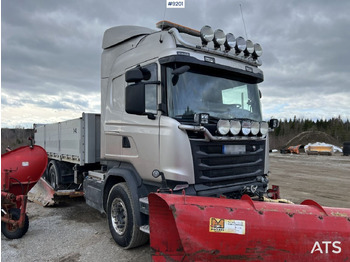 Camión volquete Scania R520 Tipper truck with plow equipment and underbite: foto 2