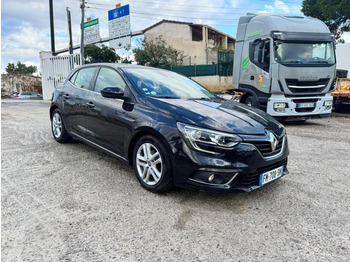 Coche RENAULT