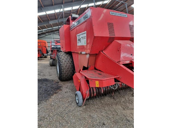 Empacadora de pacas cuadradas Massey Ferguson >190 bigpallepresser Parkland Ballevogn: foto 2