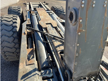 Remolque multilift/ Portacontenedores de cadenas Volvo A25C Lastväxlarvagn: foto 2