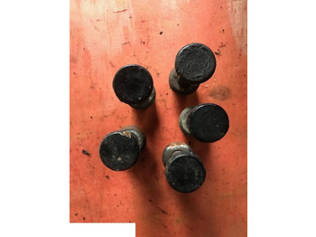Perno de rueda JCB