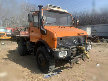 Camión chasis UNIMOG