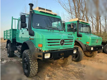 Camión caja abierta UNIMOG