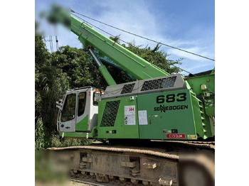 Grúa sobre orugas SENNEBOGEN