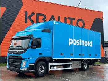 Camión caja cerrada VOLVO FM 330