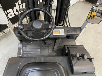 Carretilla elevadora eléctrica UniCarriers 1Q1L25Q: foto 5 Carretilla elevadora eléctrica UniCarriers 1Q1L25Q: foto 5