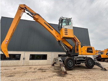 Manipulador de materiales LIEBHERR
