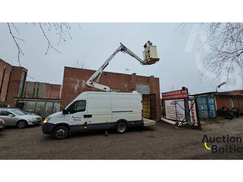 Camión con plataforma elevadora Iveco Daily: foto 3