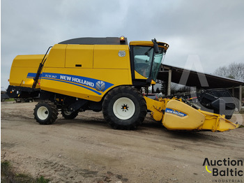 Cosechadora de granos para transporte de alimentos New Holland TC 5.90: foto 3
