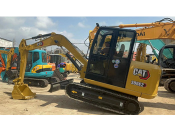 Miniexcavadora CATERPILLAR 306E2