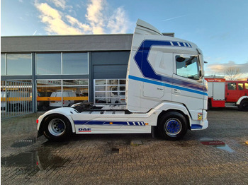 Cabeza tractora DAF XG 530/ 2022/ Retarder/ LED/ Park Airco/ Navi/ Full option: foto 2 Cabeza tractora DAF XG 530/ 2022/ Retarder/ LED/ Park Airco/ Navi/ Full option: foto 2