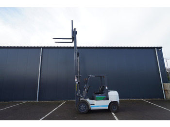 Maquinaria de construcción Eurotrac FE 30 ECO ELECTRIC FORKLIFT: foto 2