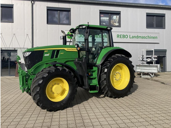 Tractor JOHN DEERE