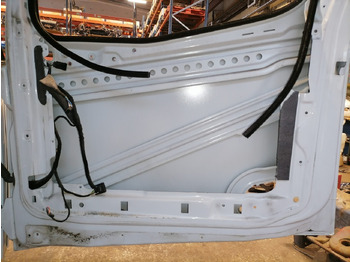 Puerta y piezas para Camión Mercedes-Benz MB uks, parem A9607202403: foto 3