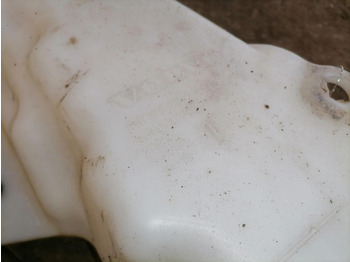 Limpiaparabrisas para Camión Volvo Windscreen washer fluid tank 84092257: foto 5 Limpiaparabrisas para Camión Volvo Windscreen washer fluid tank 84092257: foto 5