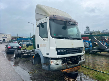 Leasing para DAF LF 45.220 12 to. for PARTS no engine no gearbox!  DAF LF 45.220 12 to. for PARTS no engine no gearbox!: foto 4