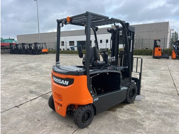 Carretilla elevadora eléctrica nuevo Doosan B30X-7 PLUS: foto 3