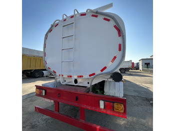 Camión cisterna Sinotruk HOWO 371 8*4 Tank truck: foto 3