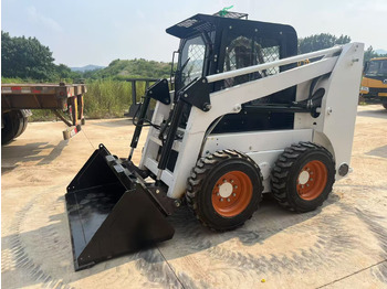 Minicargadora BOBCAT S450