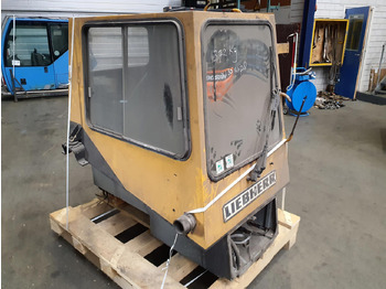Cabina LIEBHERR