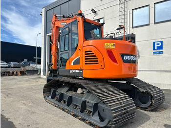 Excavadora de cadenas Doosan DX 140 LCR-5 metsäalusta: foto 2