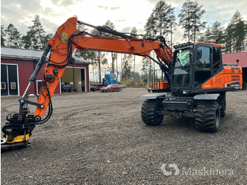 Excavadora de cadenas DOOSAN DX140
