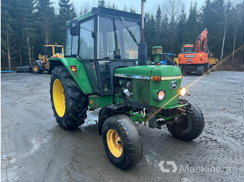 Tractor JOHN DEERE 2130