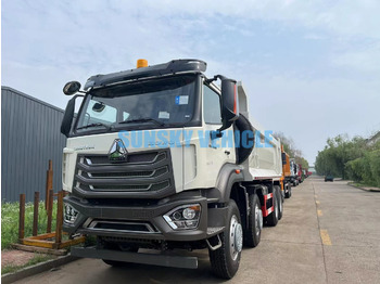 Camión volquete para transporte de materiales áridos HOWO 8X4 dump truck: foto 3