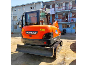Excavadora de cadenas DOOSAN DH55