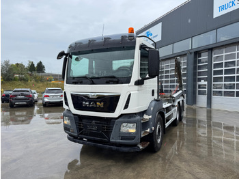 Camión portacontenedor de cadenas MAN TGS 28.440