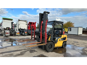 Carretilla elevadora de gas CATERPILLAR GP35: foto 2 Carretilla elevadora de gas CATERPILLAR GP35: foto 2