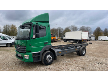 Camión chasis MERCEDES-BENZ ATEGO 1523: foto 2 Camión chasis MERCEDES-BENZ ATEGO 1523: foto 2