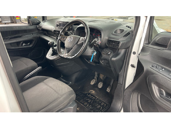 Furgoneta pequeña Vauxhall Combo Cargo 2300 1.5 TURBO D 100PS: foto 5 Furgoneta pequeña Vauxhall Combo Cargo 2300 1.5 TURBO D 100PS: foto 5