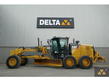 Grader CATERPILLAR 140M