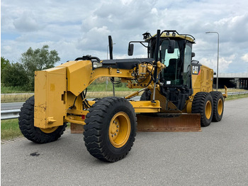 Grader CATERPILLAR 140M