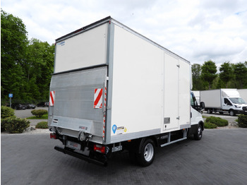 Furgoneta caja cerrada IVECO DAILY 35C16 BOX LIFT 8 PALLETS CRUISE CONTROL TWIN WHEELS AIR CONDITIONING  160HP: foto 3