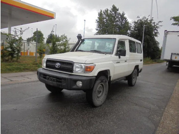 Coche TOYOTA Land Cruiser