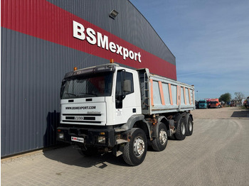 Camión volquete IVECO Trakker