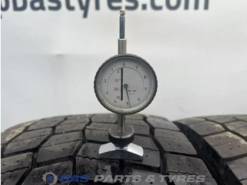 Neumático para Camión Michelin Remix Michelin Remix 315/70R22.5 X Multi D 154/150 M+S 3PMSF gebruikte set: foto 3 Neumático para Camión Michelin Remix Michelin Remix 315/70R22.5 X Multi D 154/150 M+S 3PMSF gebruikte set: foto 3