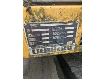 Manipulador de materiales LIEBHERR A924C 675-10581 (2002): foto 2