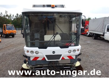 Barredora vial Ravo C540 / 530 Kehrmaschine - Kärcher - Heckabsaugung - Motorschaden: foto 3 Barredora vial Ravo C540 / 530 Kehrmaschine - Kärcher - Heckabsaugung - Motorschaden: foto 3