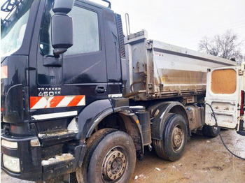 Camión volquete IVECO Trakker
