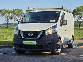 Furgoneta pequeña NISSAN